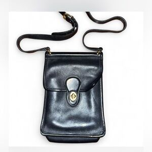 Vintage Coach purse with gold hardware and leather strap accessories